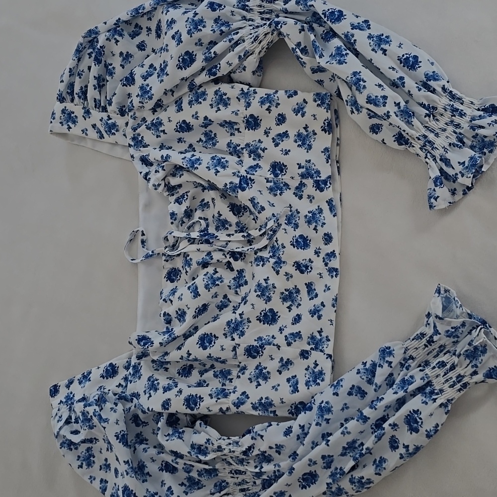 Shein Blue Floral Crop Top